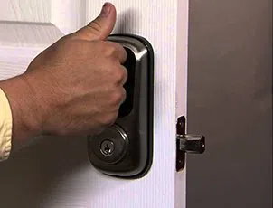 Lock Locksmith Tech Staten Island, NY 347-479-1514 - 24-7-locksmith-key-service